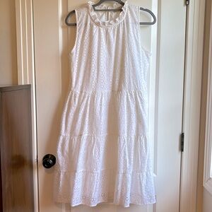 Beautiful LOFT white eyelet dress with pockets